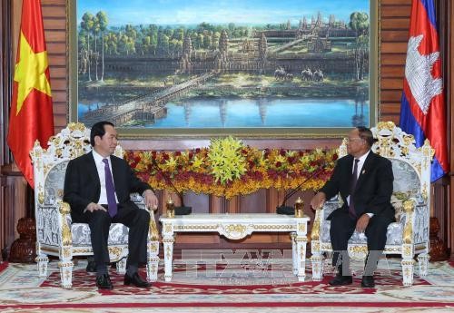 Đường lối đối ngoại của Việt Nam coi hai nước Lào và Campuchia là quan trọng hàng đầu - ảnh 1