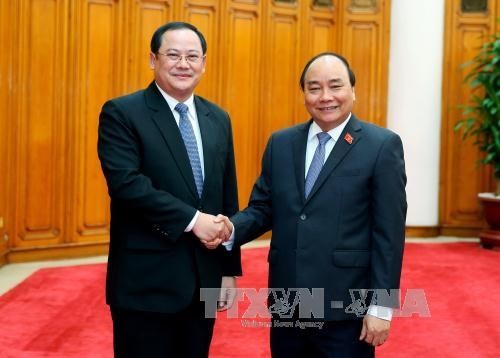 Thủ tướng Nguyễn Xuân Phúc tiếp Phó Thủ tướng Lào Sonsay Siphandone - ảnh 1