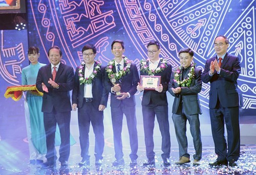 Lễ trao giải thưởng Nhân tài Đất Việt năm 2016 - ảnh 1