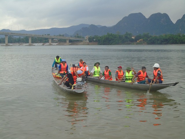Cộng đồng người Việt tại Nga tặng thuyền cho người dân vùng lũ - ảnh 3