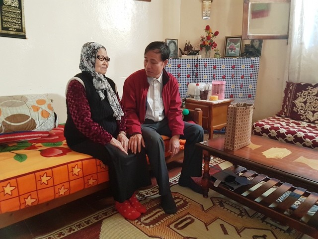 Đại sứ quán Việt Nam tại An-giê-ri thăm cộng đồng người Việt  tại các tỉnh Oran và Mostaghanem - ảnh 5