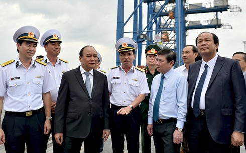 Thủ tướng Nguyễn Xuân Phúc làm việc với Tổng Công ty Tân cảng Sài Gòn  - ảnh 1