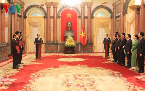 Chủ tịch nước Trần Đại Quang trao Quyết định bổ nhiệm 3 Đại sứ - ảnh 1