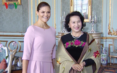 Chủ tịch Quốc hội Nguyễn Thị Kim Ngân chào xã giao Công chúa kế vị Thụy Điển - ảnh 1