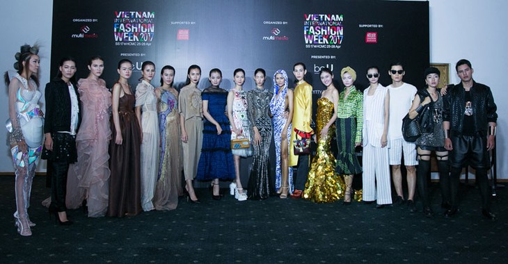 Tuần lễ thời trang quốc tế Việt Nam Xuân Hè 2017 diễn ra từ ngày 25-28/4 tại Thành phố Hồ Chí Minh - ảnh 1