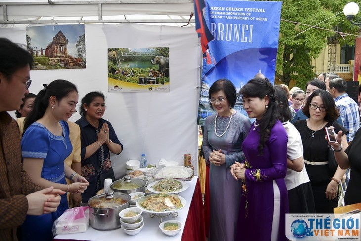 Lễ hội Vàng ASEAN nhân kỷ niệm 50 năm thành lập ASEAN - ảnh 1