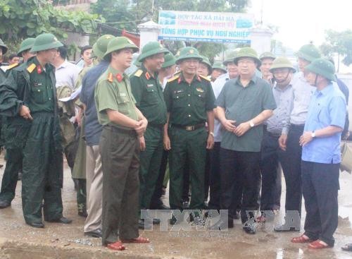 Phó Thủ tướng Chính phủ Trịnh Đình Dũng chỉ đạo công tác ứng phó với bão Doksuri - ảnh 1