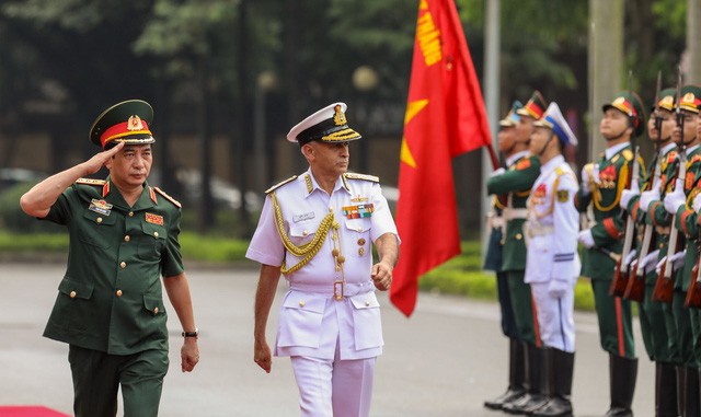 Chủ tịch Ủy ban Tham mưu trưởng Ấn Độ thăm hữu nghị chính thức Việt Nam - ảnh 1