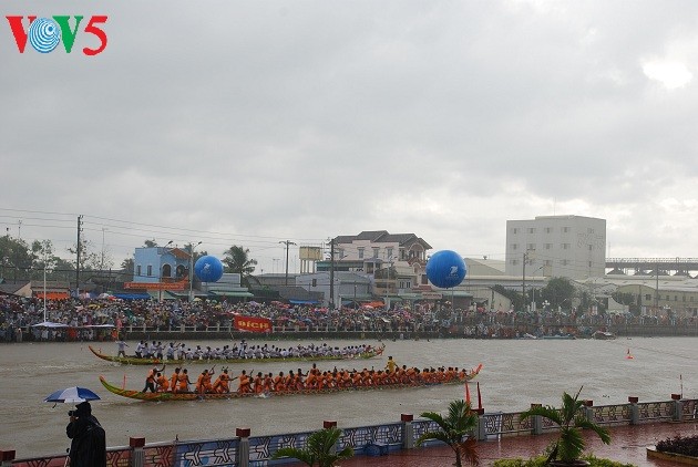 Lễ hội Óc Om Bóc - Đua Ghe Ngo, nét văn hóa đặc sắc của đồng bào Khmer Nam bộ - ảnh 2