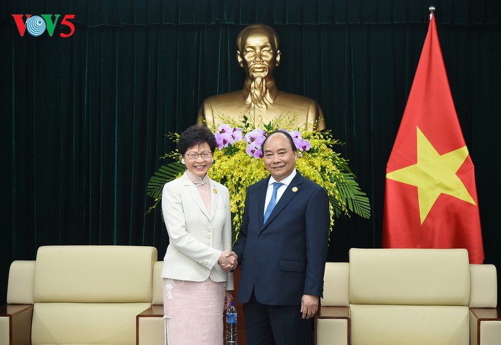 Thủ tướng Nguyễn Xuân Phúc tiếp Trưởng Khu hành chính đặc biệt Hong Kong, Trung Quốc - ảnh 1