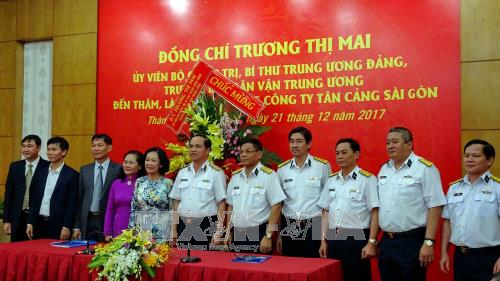 Trưởng Ban Dân vận Trung ương Trương Thị Mai thăm, chúc mừng các đơn vị quân đội tại TP Hồ Chí Minh - ảnh 2