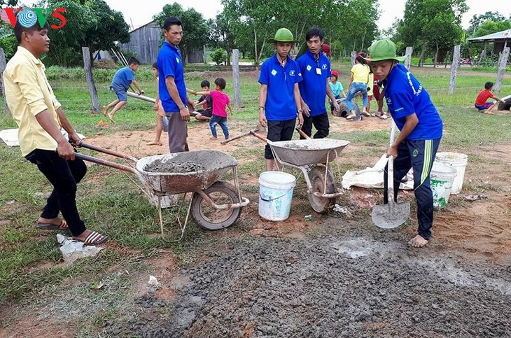 Youth social work team helps disadvantaged areas in Dak Lak - ảnh 1