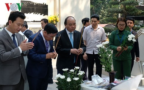 Thủ tướng Nguyễn Xuân Phúc dự hội nghị gặp mặt các nhà đầu tư lần thứ 10 tại Nghệ An - ảnh 2