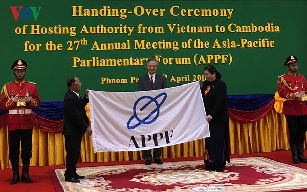 Quốc hội Việt Nam chuyển giao chức Chủ tịch APPF cho Quốc hội Campuchia - ảnh 1