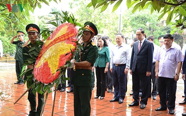 Chủ tịch nước Trần Đại Quang thăm và làm việc tại tỉnh Hưng Yên - ảnh 1