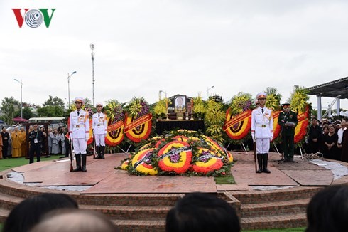 Lễ an táng Chủ tịch nước Trần Đại Quang tại quê hương Ninh Bình - ảnh 3