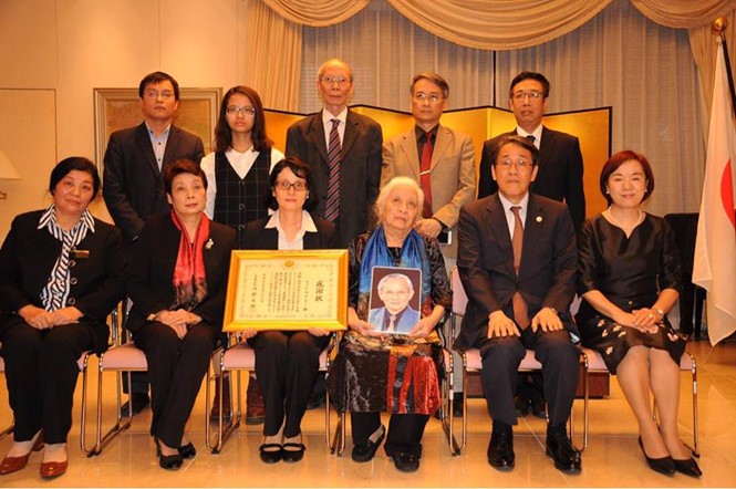 Trao Bằng khen của Bộ trưởng Bộ Ngoại giao Nhật Bản truy tặng Giáo sư Phan Huy Lê - ảnh 1