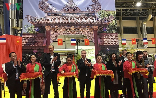 Quảng bá văn hóa, du lịch Việt Nam tại hội chợ Grenoble (Pháp) - ảnh 2