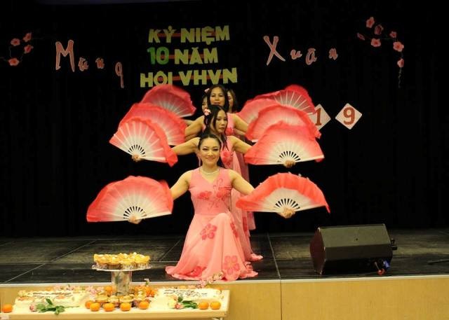 10 năm Hội Văn hóa Việt Nam ở Nürnberg - gắn kết tình yêu thương - ảnh 3