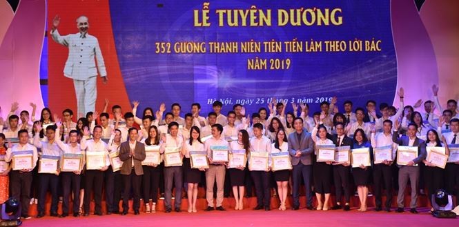 Kỷ niệm Ngày thành lập Đoàn TNCS Hồ Chí Minh: Tuyên dương các cán bộ đoàn tiêu biểu - ảnh 1