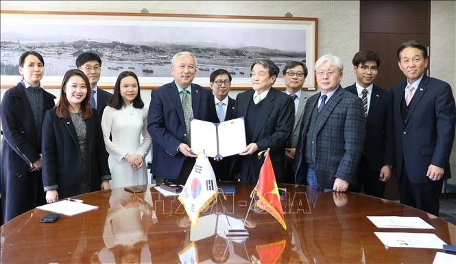 Trường Đại học Quốc gia Incheon (Hàn Quốc) ký thỏa thuận cấp học bổng cho sinh viên Việt Nam - ảnh 1