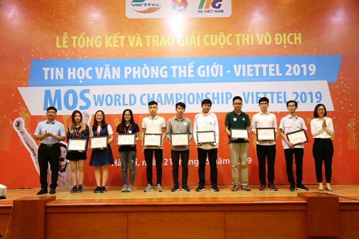 Vinh danh 3 nhà vô địch Cuộc thi Tin học Văn phòng Thế giới - Viettel 2019 tại Việt Nam - ảnh 2