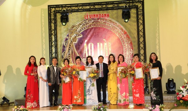 Cuộc thi Áo dài phu nhân – Nơi hội tụ nét đẹp của những người phụ nữ Việt trên khắp Châu Âu - ảnh 7