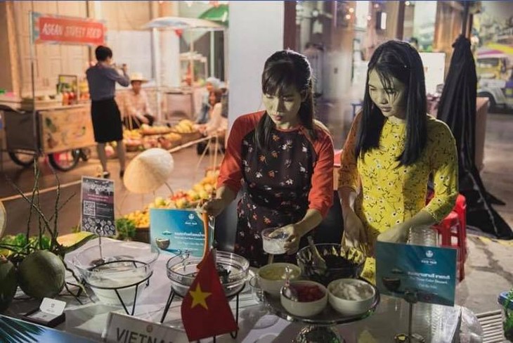 Chè Việt Nam được yêu thích tại lễ kỷ niệm Ngày ASEAN diễn ra tại Bangkok, Thái Lan - ảnh 8