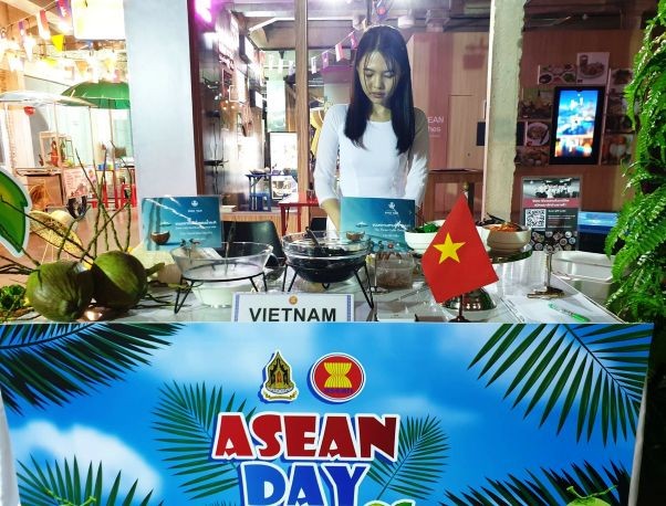 Chè Việt Nam được yêu thích tại lễ kỷ niệm Ngày ASEAN diễn ra tại Bangkok, Thái Lan - ảnh 7