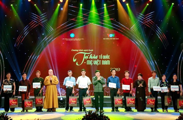 Chương trình nghệ thuật đặc biệt “Tự hào Tổ quốc – Mẹ Việt Nam” - Ca ngợi những giá trị đạo đức truyền thống của dân tộc - ảnh 6