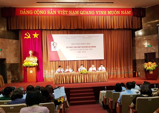 Hội thảo khoa học “Di chúc của Chủ tịch Hồ Chí Minh - Giá trị lý luận và thực tiễn” - ảnh 2