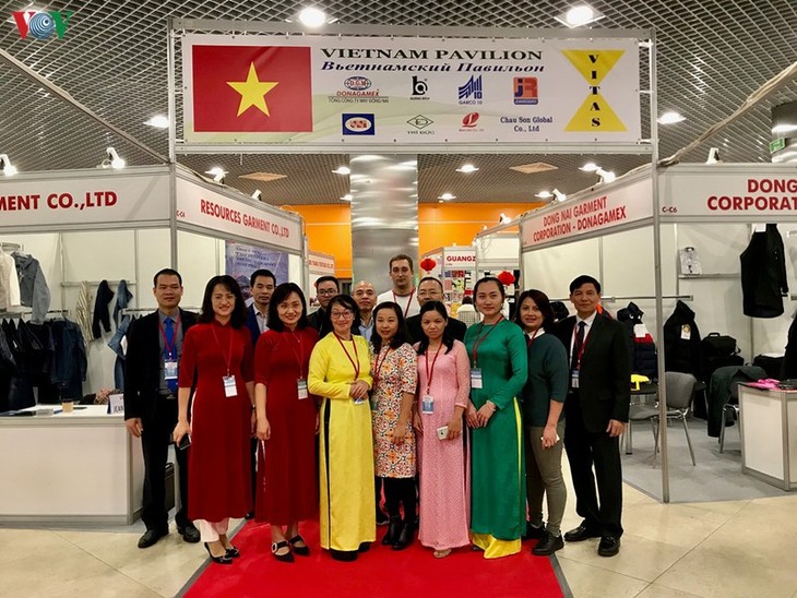 Doanh nghiệp dệt may Việt Nam tìm kiếm cơ hội mở rộng thị trường tại Nga - ảnh 1