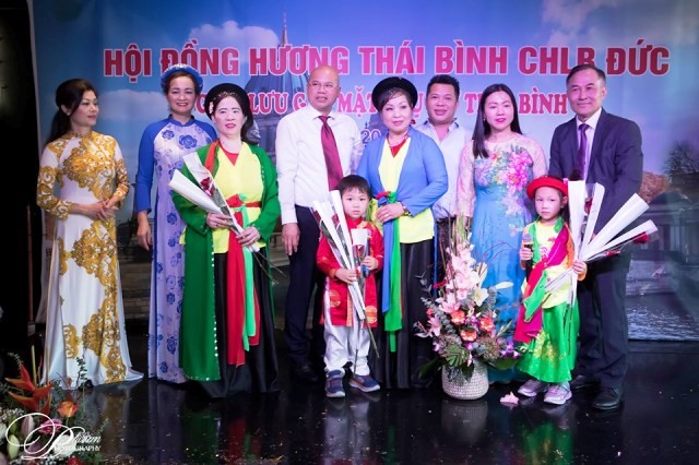 Hội đồng hương Thái Bình tại CHLB Đức tổ chức gặp mặt nhân ngày Phụ nữ Việt Nam - ảnh 9