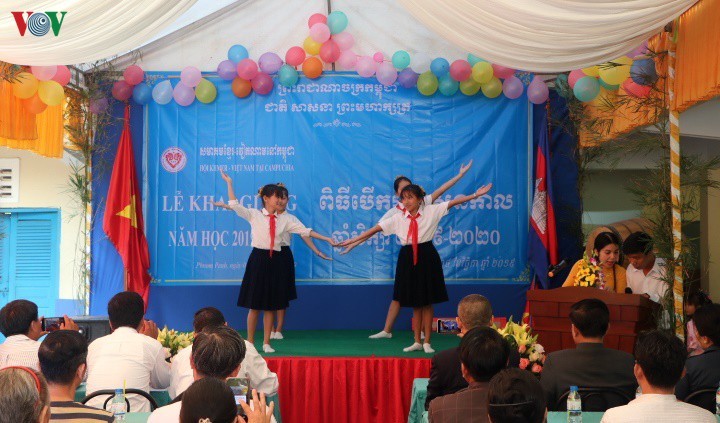 Khai giảng năm học mới cho con em kiều bào tại thủ đô Phnom Penh - ảnh 2