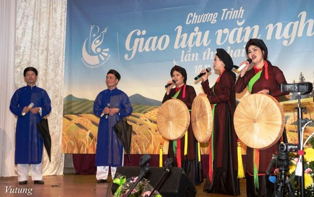 Giới thiệu nét đẹp trang phục truyền thống của các dân tộc Việt Nam tại CHLB Đức - ảnh 5