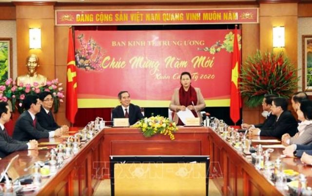 Chủ tịch Quốc hội Nguyễn Thị Kim Ngân làm việc với Ban Kinh tế Trung ương - ảnh 1