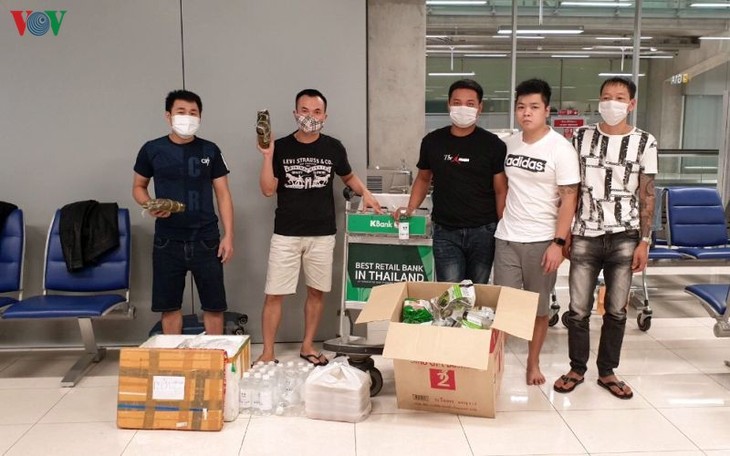 Đại sứ quán Việt Nam tại Thái Lan hỗ trợ 5 công dân Việt Nam bị kẹt ở Thái Lan - ảnh 1