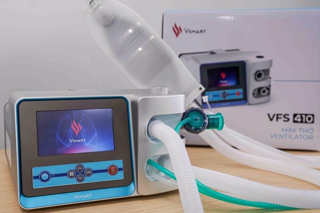Vingroup hoàn thành 2 mẫu máy thở phục vụ điều trị COVID-19 - ảnh 1