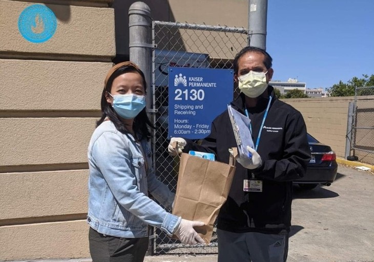 Hội Thanh niên Sinh viên Việt Nam tại California ủng hộ hơn 5000 đôi găng tay bảo hộ cho các bệnh viện địa phương - ảnh 4