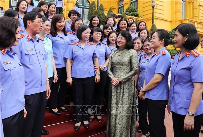 Phó Chủ tịch nước Đặng Thị Ngọc Thịnh gặp mặt nữ cán bộ công chức tiêu biểu ngành kiểm sát - ảnh 1