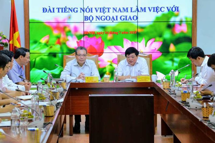 Đài Tiếng nói Việt Nam và Bộ ngoại giao tăng cường hợp tác về thông tin đối ngoại và công tác kiều bào - ảnh 2