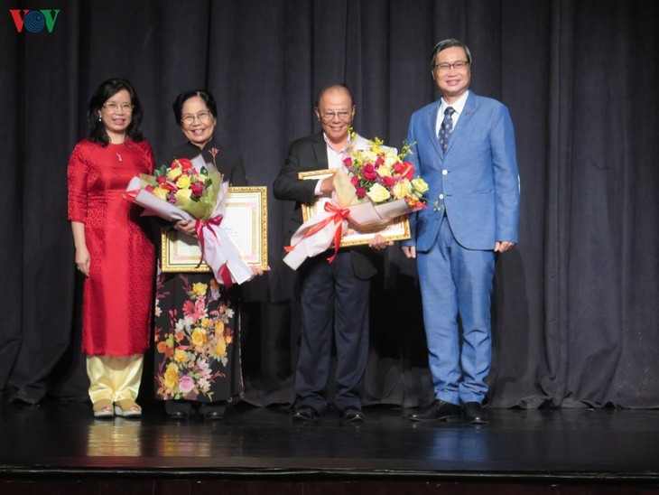 Kỷ niệm 25 năm thiết lập quan hệ ngoại giao Việt Nam – Hoa Kỳ - ảnh 1