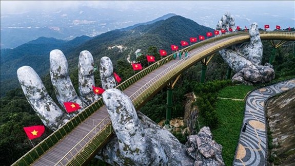 Khu du lịch lớn nhất Đà Nẵng - Sun World Ba Na Hills mở cửa đón khách trở lại - ảnh 1