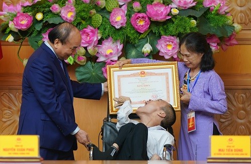 Thủ tướng Nguyễn Xuân Phúc: Lan toả tính nhân văn, sự thương yêu đùm bọc của người Việt Nam - ảnh 1