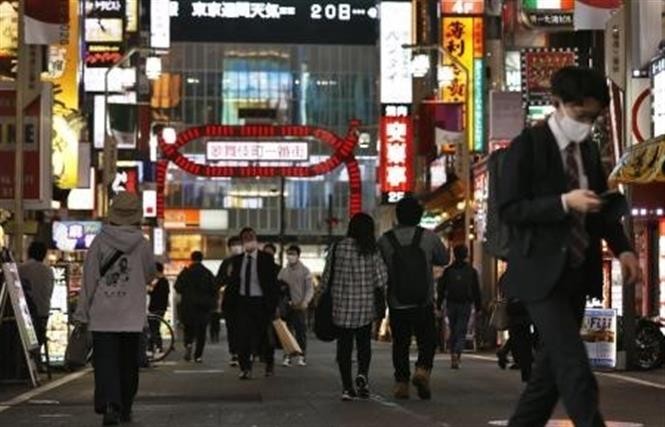 Nhật Bản cho phép người nước ngoài bị mắc kẹt vì dịch COVID-19 làm việc bán thời gian - ảnh 1