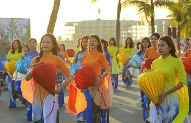 Sôi động Ngày hội văn hóa Carnaval Hạ Long mùa Đông  - ảnh 2
