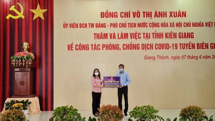 Phó chủ tịch nước làm việc tại Kiên Giang về công tác phòng, chống dịch Covid-19 - ảnh 2