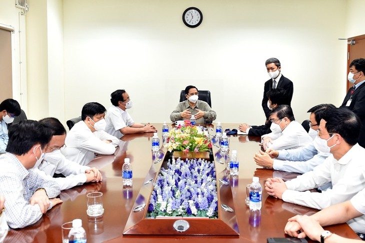 Thủ tướng Phạm Minh Chính chủ trì họp phòng chống dịch COVID-19 với 8 tỉnh, thành phố phía Nam - ảnh 1