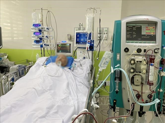 Bệnh viện Chợ Rẫy được tăng cường thiết bị dã chiến của Bộ Y tế phục vụ điều trị bệnh nhân Covid - ảnh 1