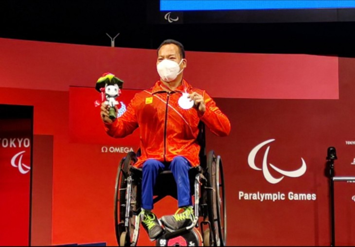 Vận động viên Lê Văn Công giành huy chương bạc Paralympic Tokyo 2020 - ảnh 1